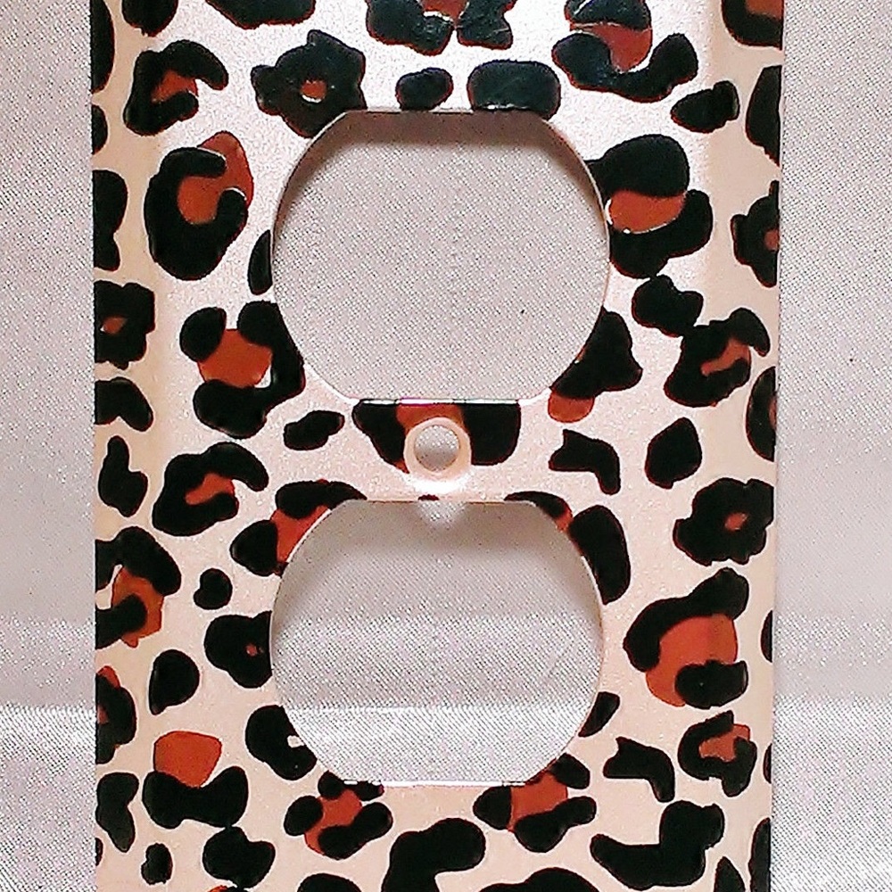 METALLIC LEOPARD SPOT GOLD, BLACK &  BROWN OUTLET & LIGHT SWITCH COVER NEW - Picture 4 of 4